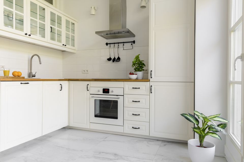 White Marble Kitchen Floor
 Pros and Cons of Marble Flooring in Kitchens