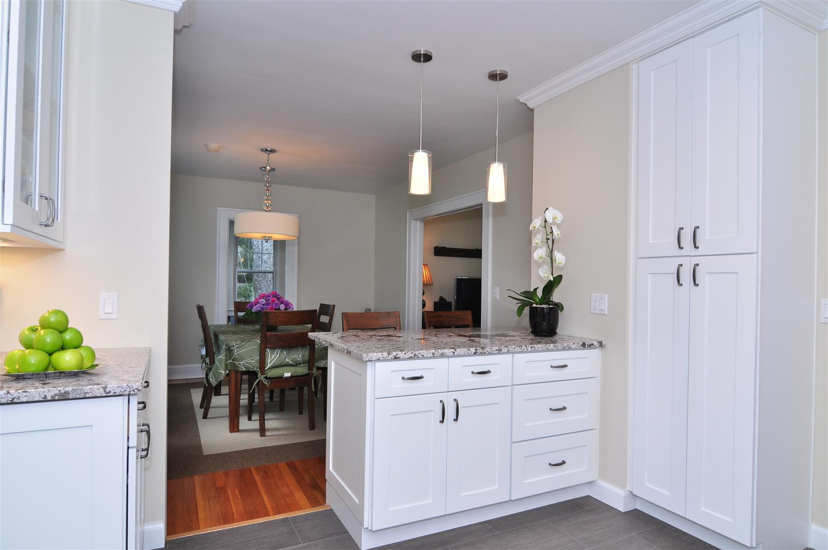 White Shaker Kitchen
 Aspen White Shaker Ready To Assemble Kitchen Cabinets