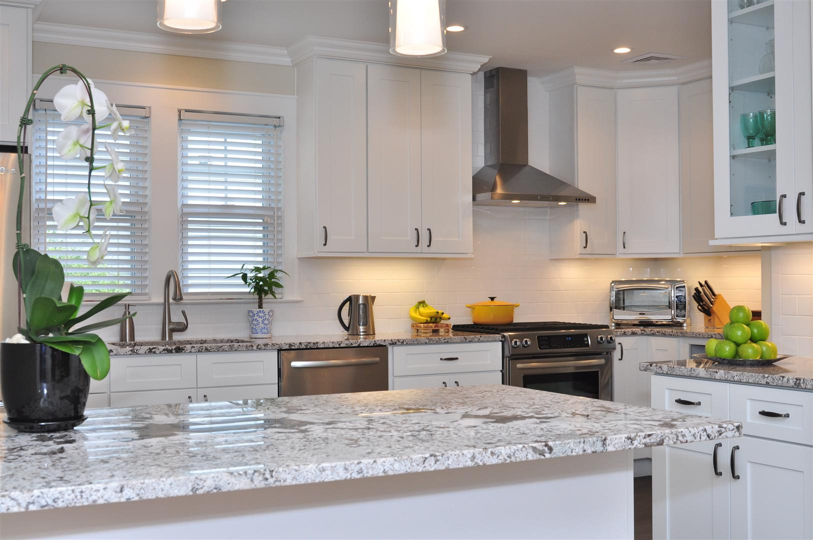 White Shaker Kitchen
 Aspen White Shaker Ready To Assemble Kitchen Cabinets