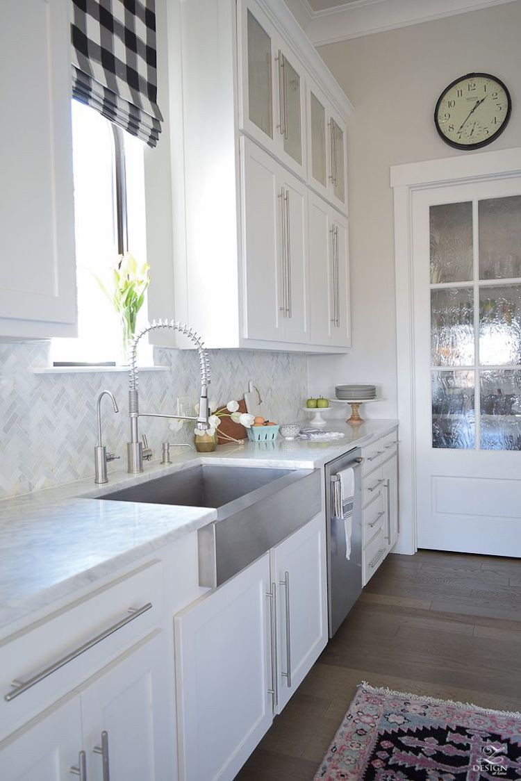 White Tile Kitchen Backsplash
 14 White Marble Kitchen Backsplash Ideas You ll Love