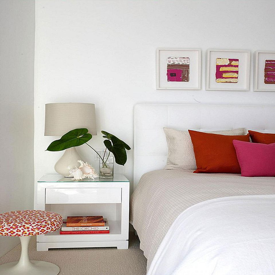 White Walled Bedroom
 Decorating Bedrooms with White Walls