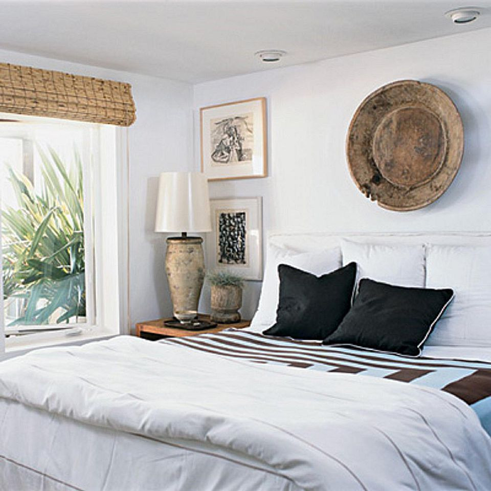 White Walled Bedroom
 Decorating Bedrooms with White Walls