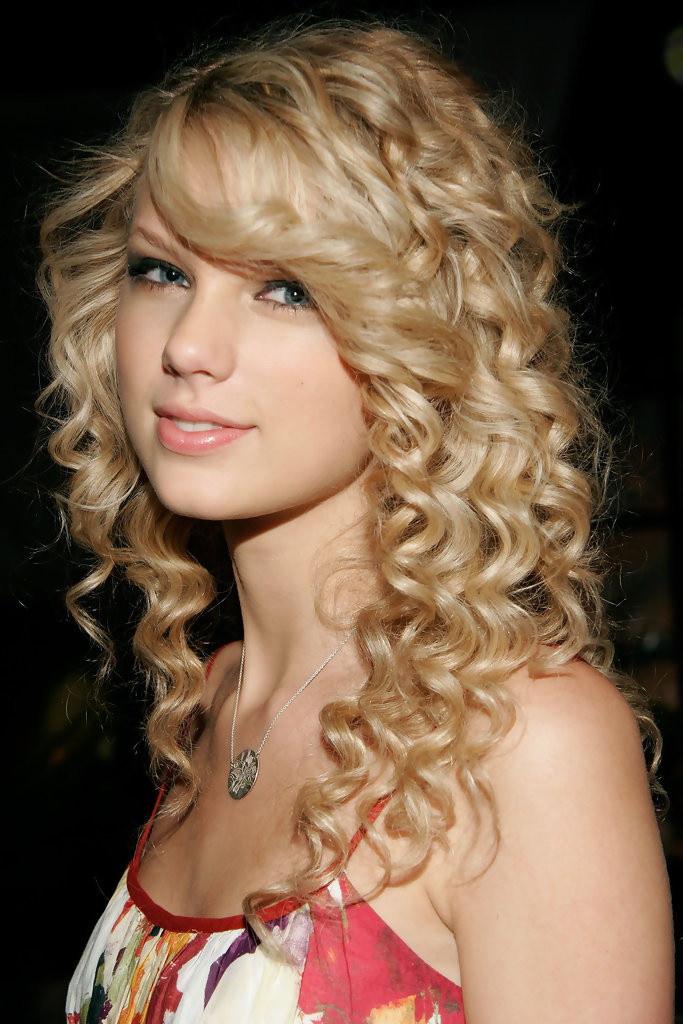 Women'S Long Curly Hairstyles
 Awesome Long Curly Hairstyles for Women