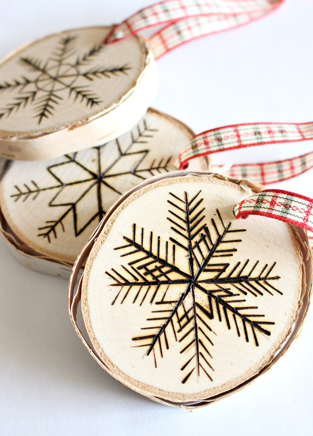 Wood Ornaments DIY
 DIY Birch Wood Slice Ornament with Wood Burned Design