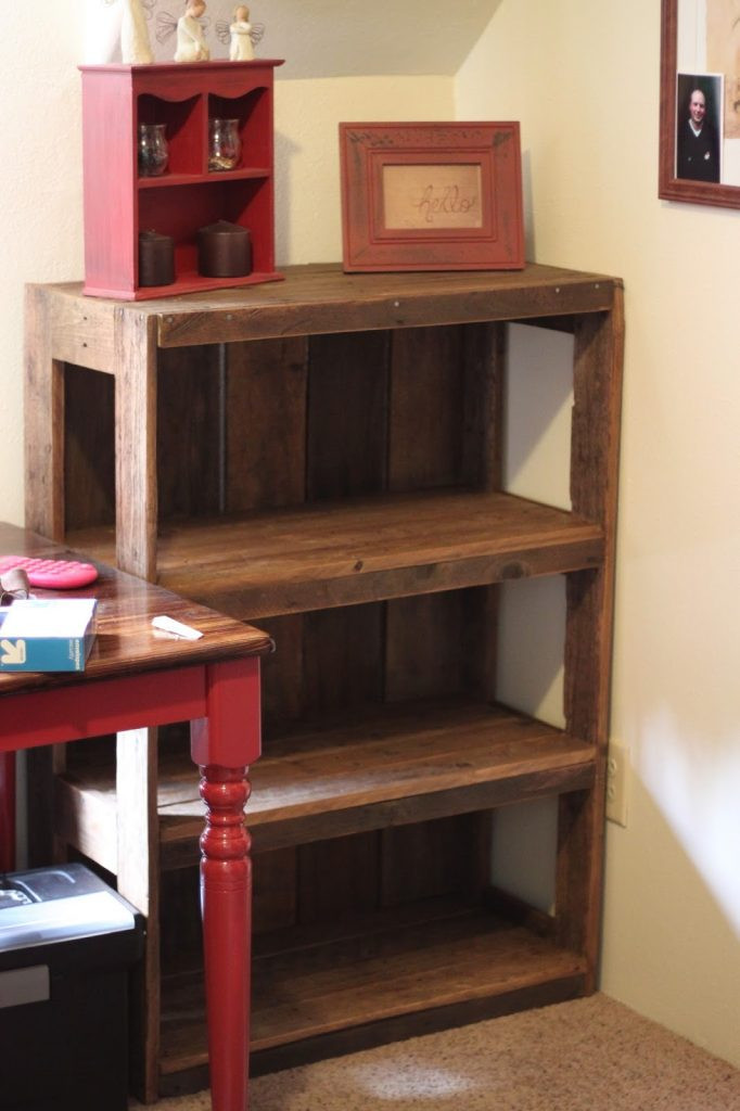 Wooden Bookshelf DIY
 45 Easy and Inexpensive Woodworking Projects for Beginners