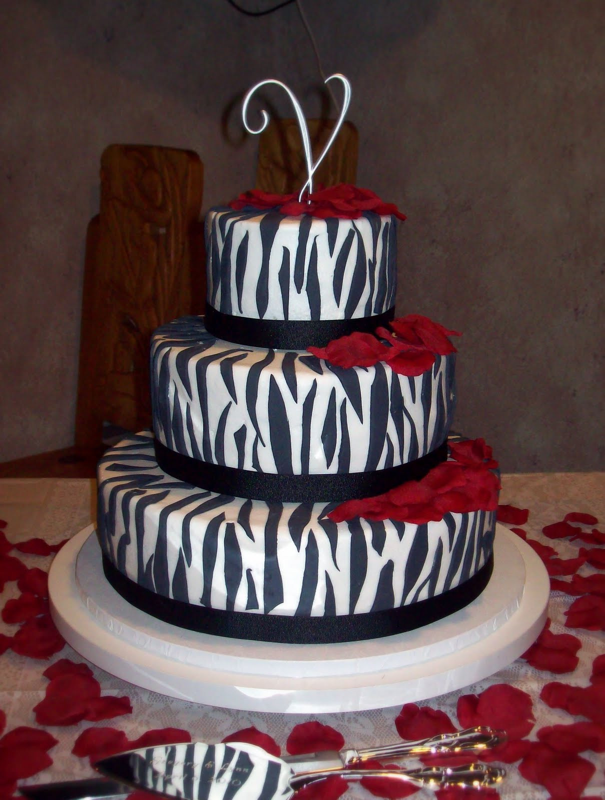 Zebra Print Birthday Cake
 Zebra Cakes – Decoration Ideas